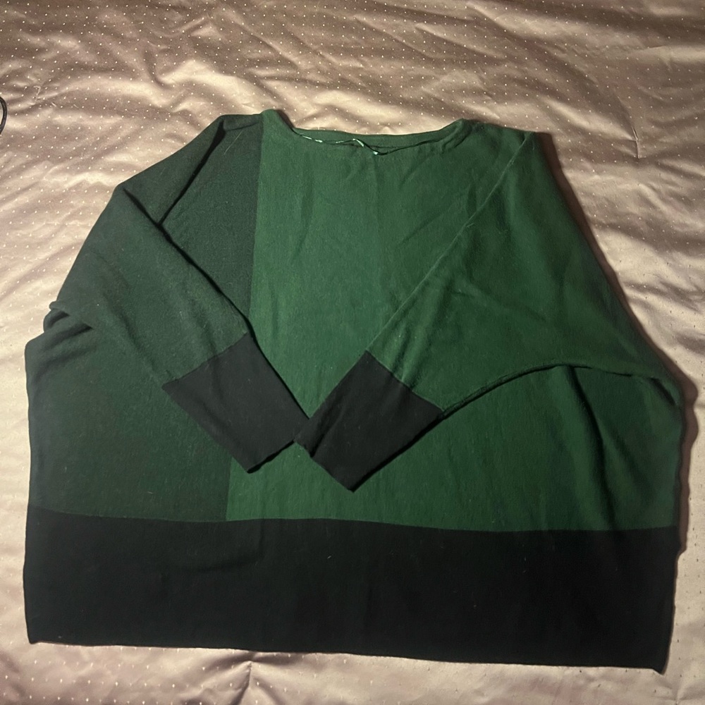 Alfani women’s sweater, size L, green and black